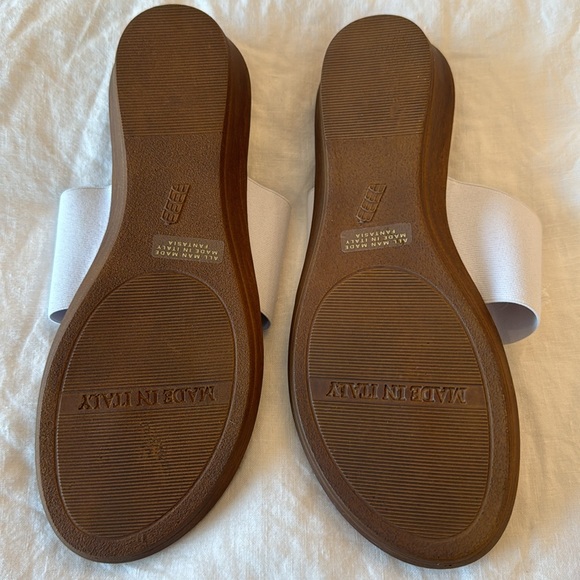 Summer is here! Brand new without tags Italian Shoemakers sandals 7.5 - Picture 2 of 2